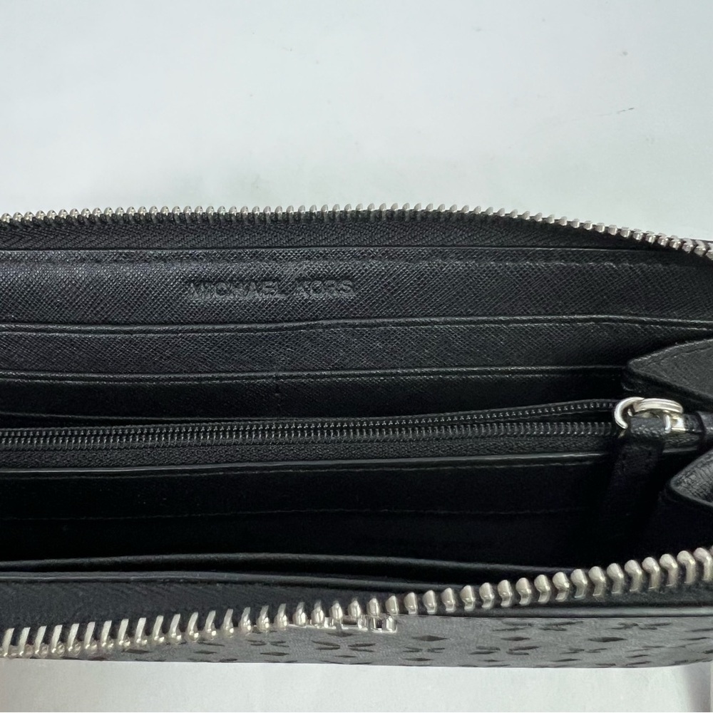 Michael Kors Women’s Zip Wallet Black Open Flower Design Multiple Compartments - Picture 6 of 9